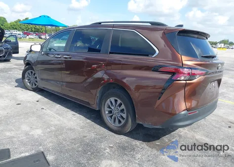 2022 Toyota Sienna Xle z USA, uszkodzony, nr VIN 5TDYRKECXNS122926